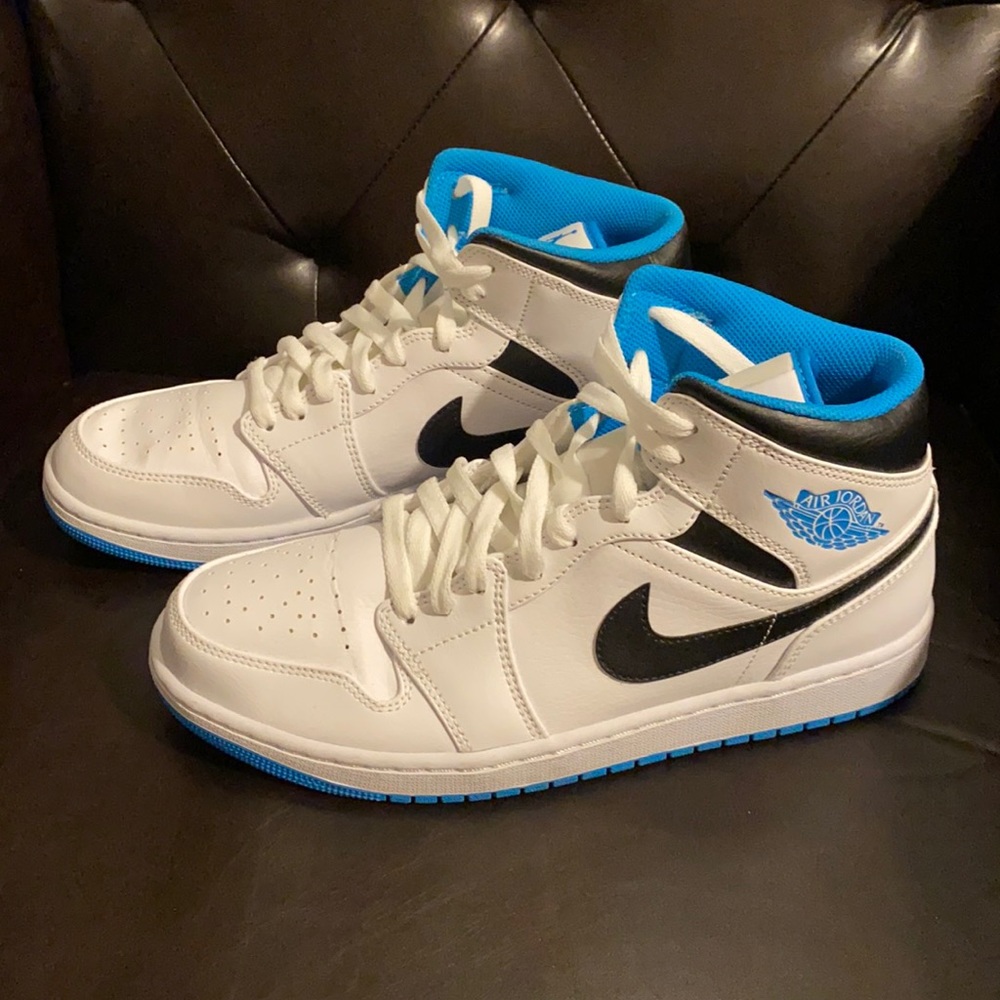 Air Jordans, Size 10, White/Light Blue/Black